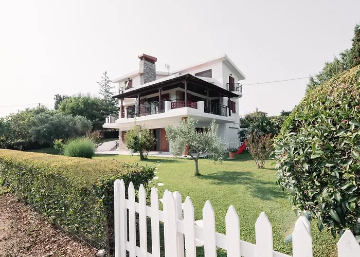 Theoni\'S Country House With Garden And Sea View
