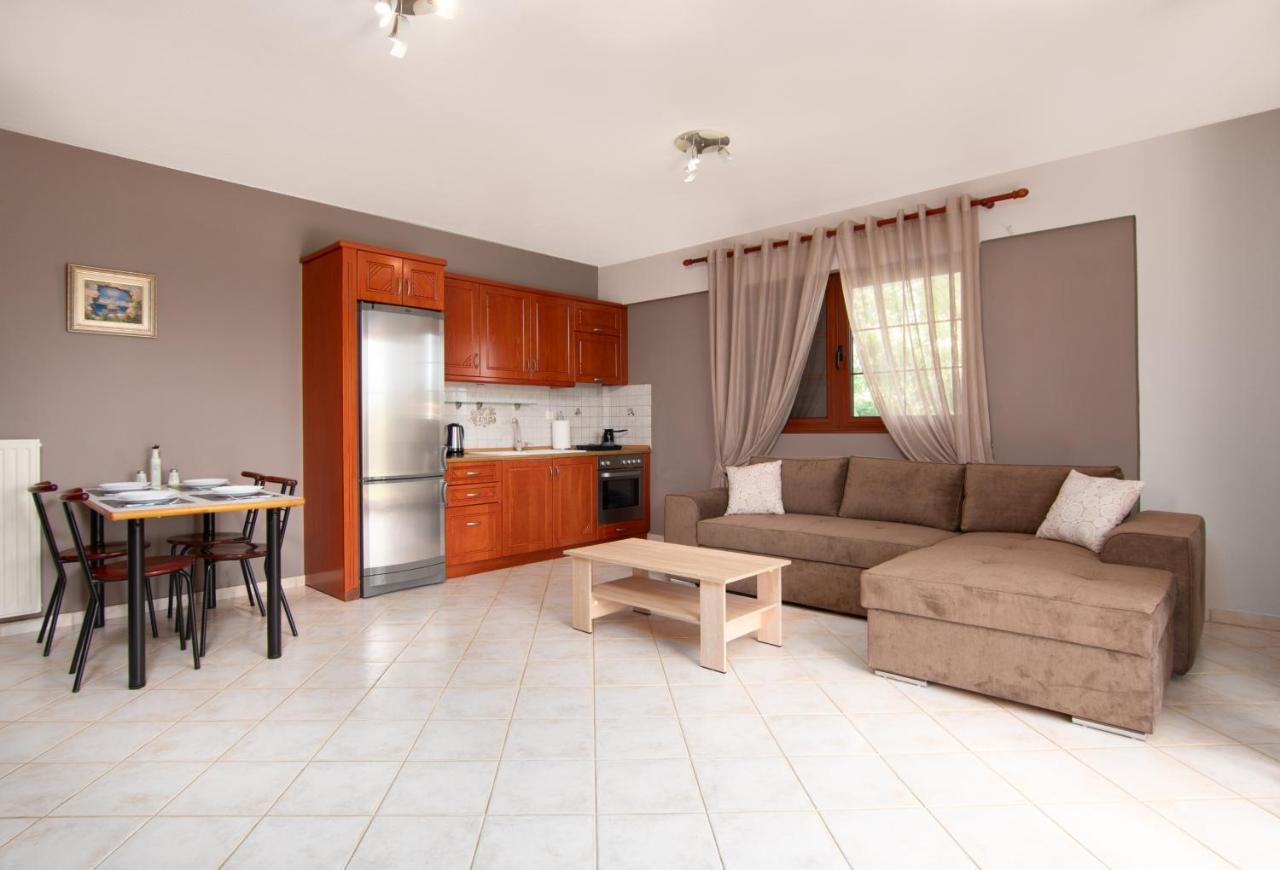 Theoni's With Garden And Sea View