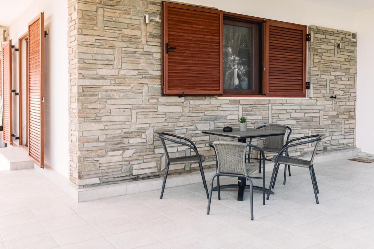 Apartment Theoni's With Garden And Sea View *